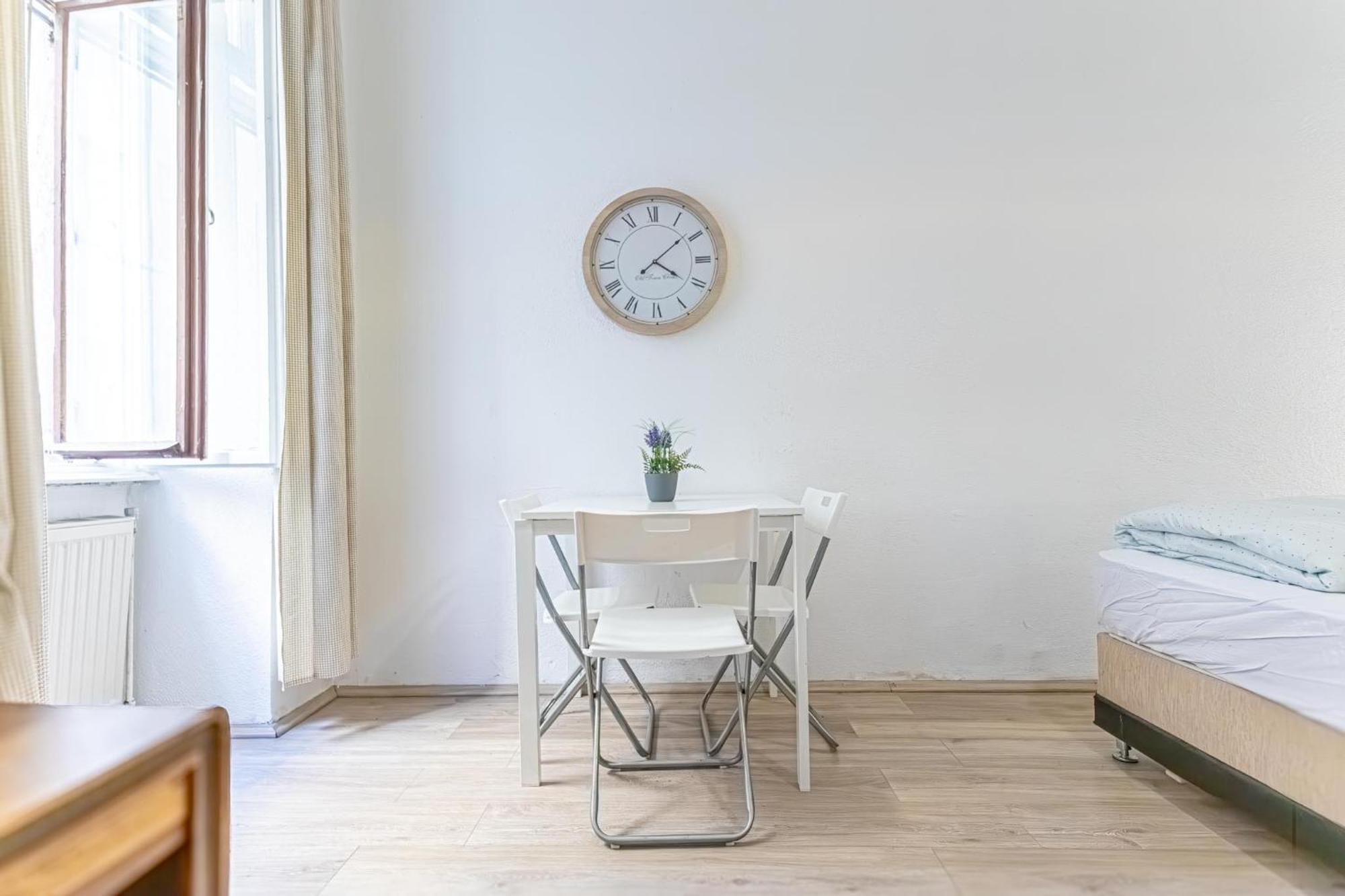 Chic Apartment- Suitable For Longstays Near Matzleinsforferplatz Vienna Exterior photo